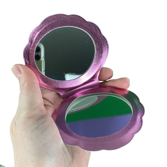Hot Pink Holographic Sea Shell Compact Mirror - Picture 7 of 16